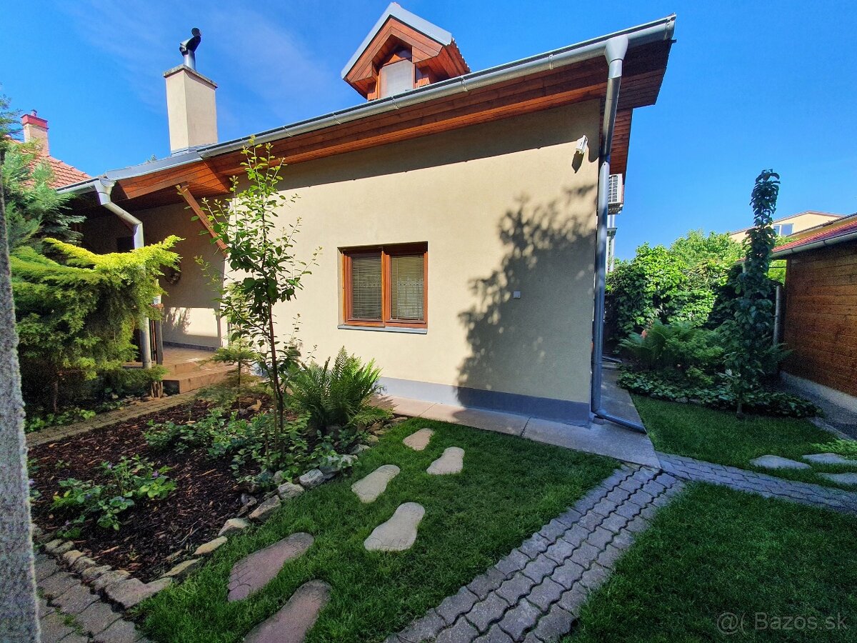 Rodinný dom s podnikateľským potenciálom vo výbornej lokali - 16