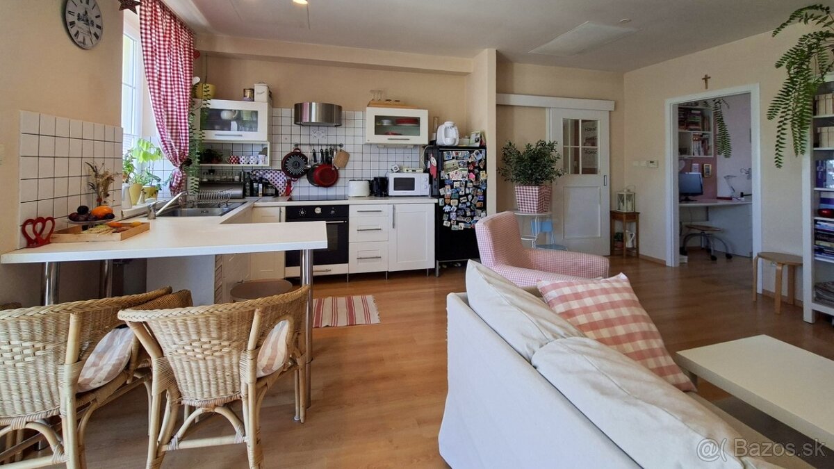 REZERVOVANÝ Rodinný dom vo Vlkovej, pekný výhľad - 16