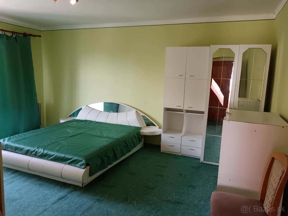 Rodinný dom s velkým pozemkov v blízkosti kupelov Dudince - 16