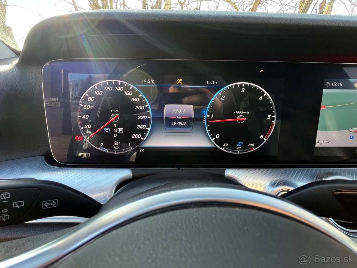 Mercedes Benz E220d All Terrain 4matic 11/2019 Historia MB - 16