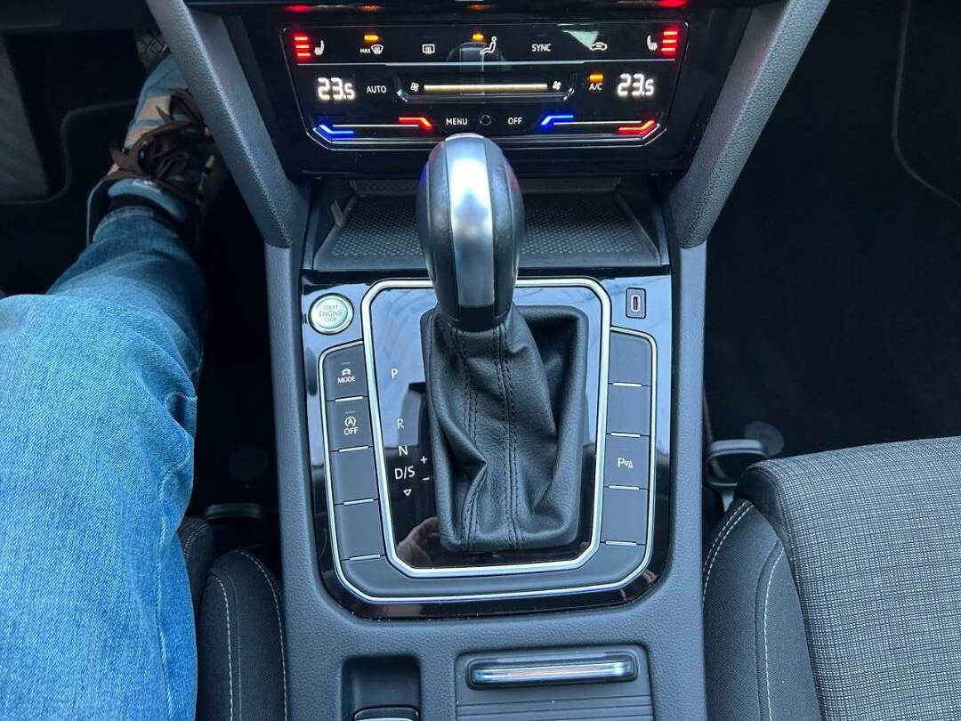 Volkswagen Passat Variant 2.0 TDI EVO Elegance DSG - 16