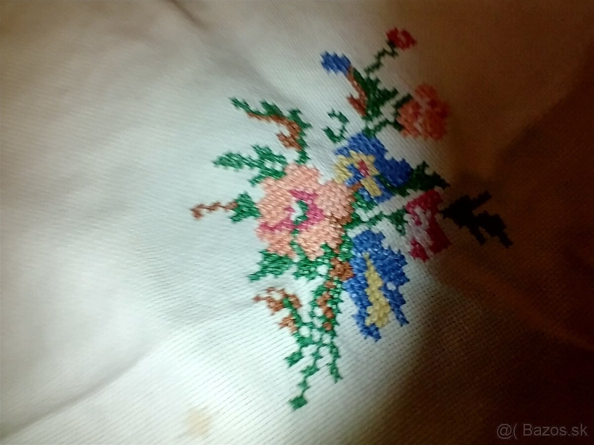 Retro vyšívané obrusy - 16
