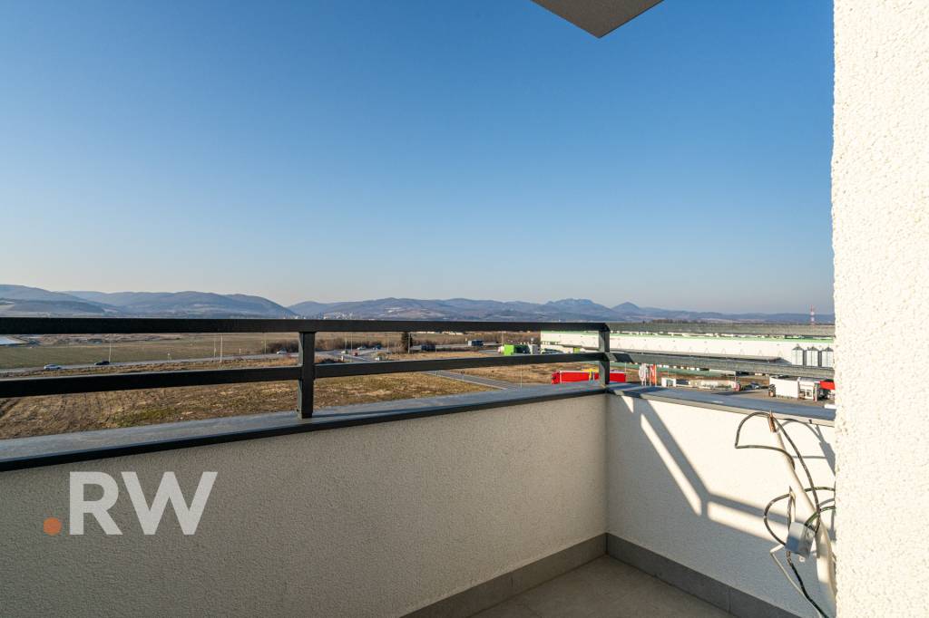 V ŠTANDARDE - 4izb. BYT + TERASA - 120m2 a viac - REZIDENCIA - 16