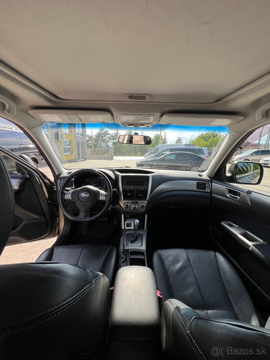 Subaru Forester PREMIUM - 16