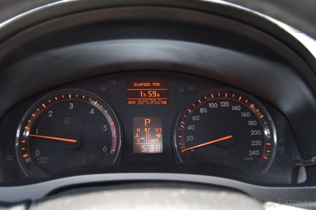 Toyota Avensis Combi - 16