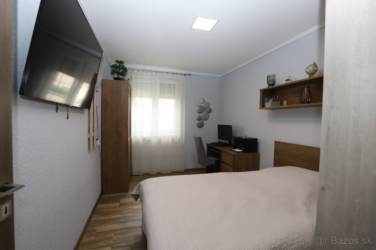 4 izbový rodinný dom so zariadením, pozemok 1174 m2 - 16