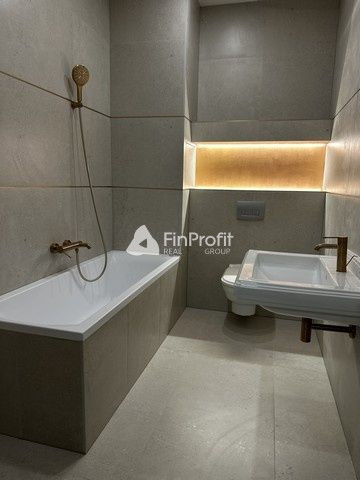 Kompletne zrekonštruovaný, klimatizovaný 4i byt na predaj - - 16