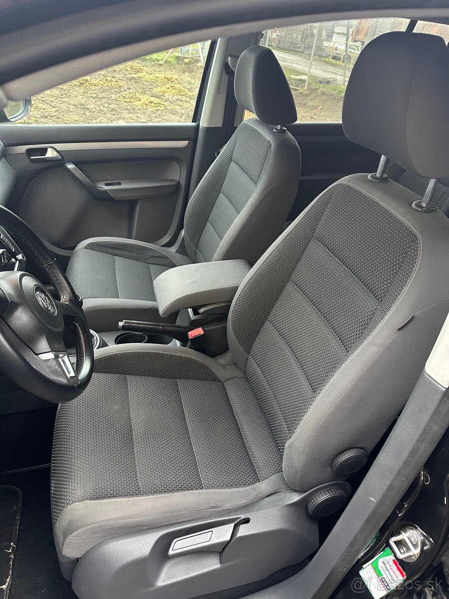 Volkswagen Touran 1.6tdi 2011 - 16