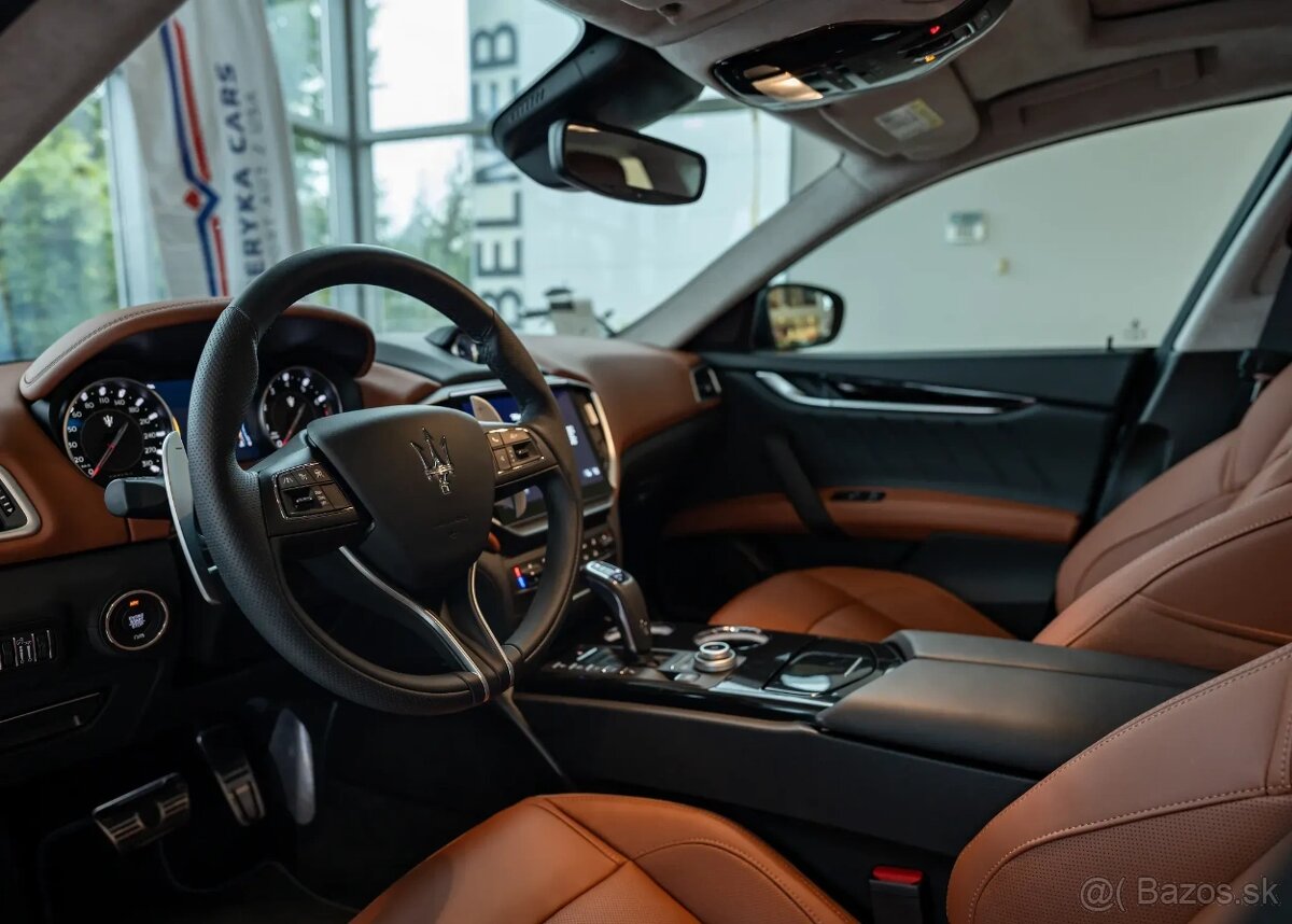 Maserati Ghibli Modena S Q4 - 16