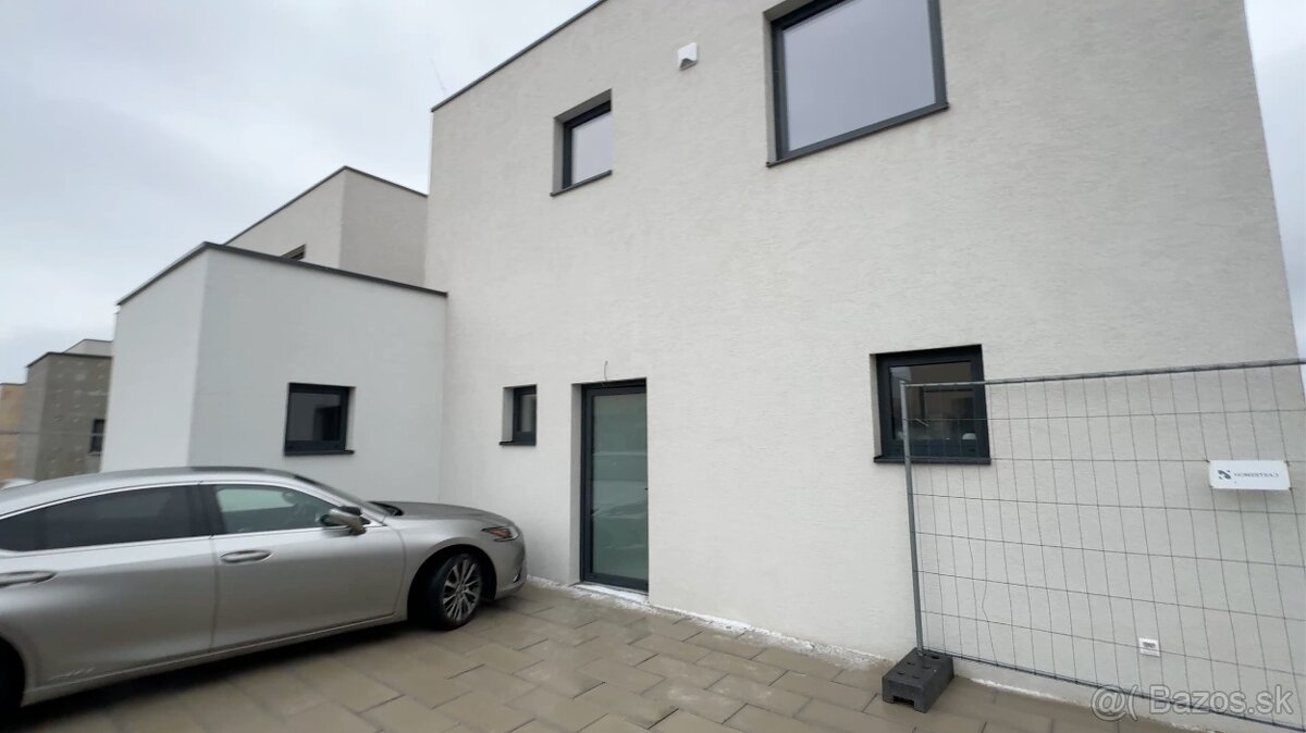 5i dom | pozemok 417m2 | 2x parking - 16