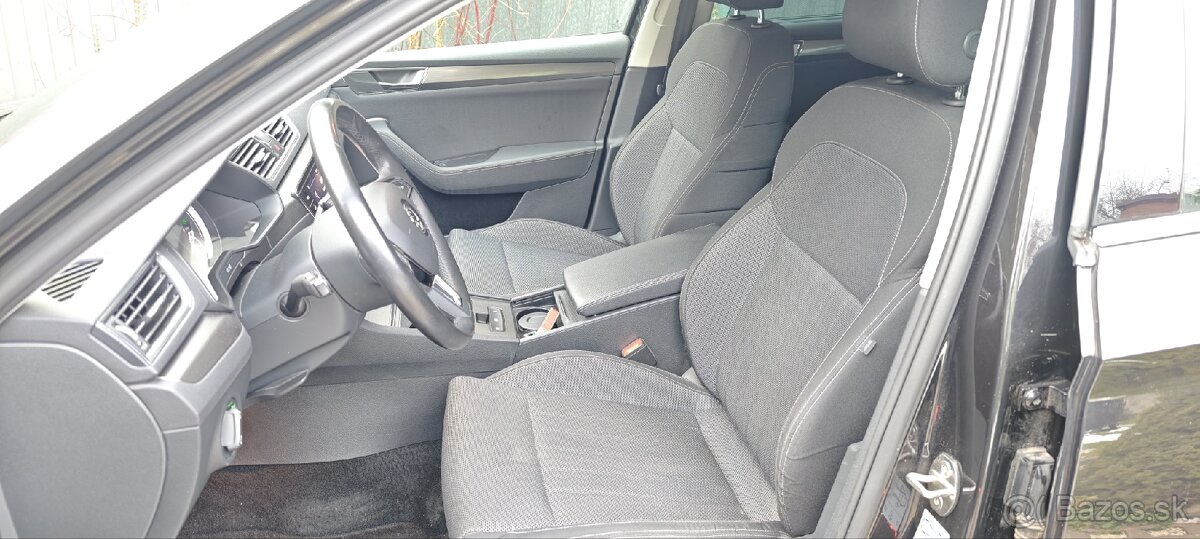 Škoda Superb 1.6 TDi 88 kW DSG r.v. 2020 odp. DPH - 16