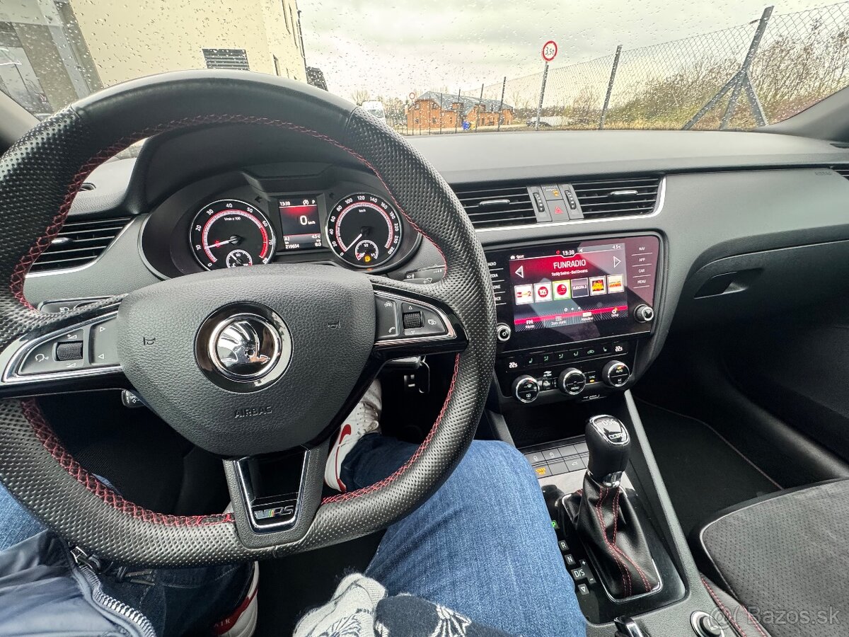 Škoda Octavia Combi RS 180kW, 2018, DSG - 16