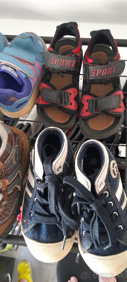 Malý garážový bazárik - 16