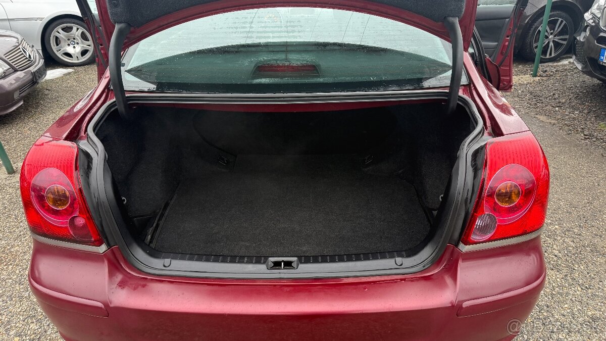 Toyota Avensis 1.6 - 16