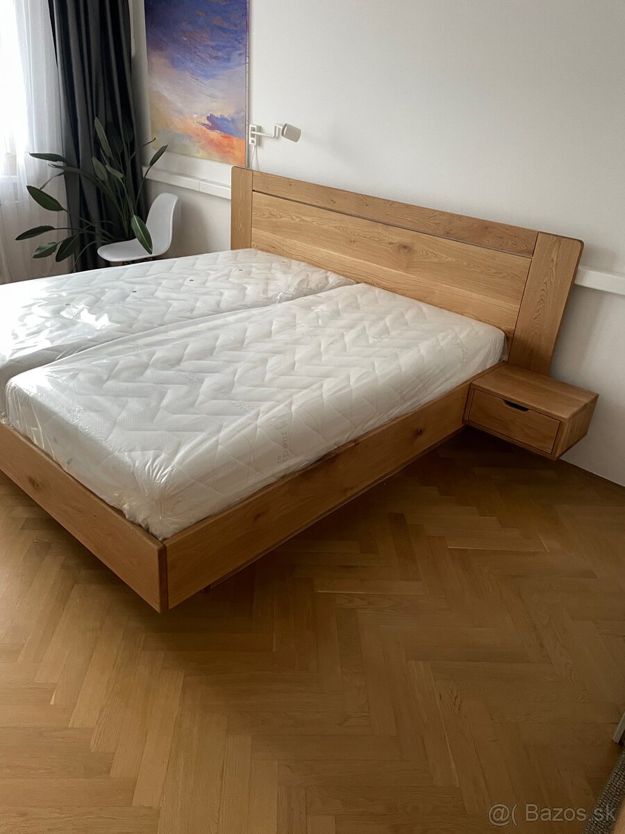Dubová posteľ z masívu - úložný priestor, nočné stolíky - 16