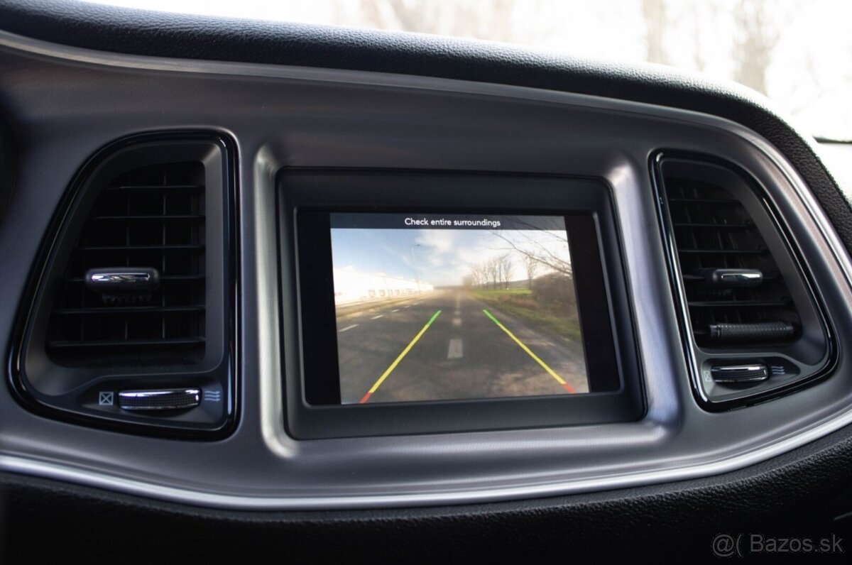 Dodge Challenger 5,7 HEMI RT - 16