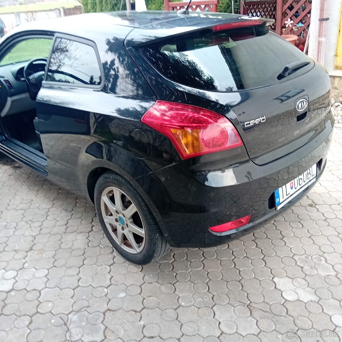 Predám Kia CEED 1.4 Benzin - 16