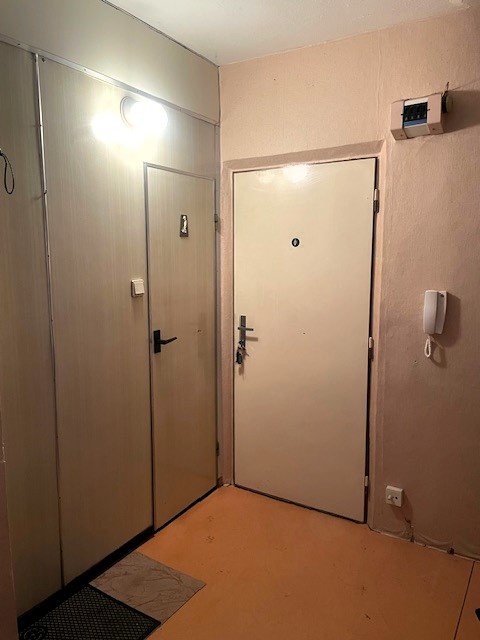 Lukratívny 3,5i byt -balkón a lodžia v centre Brezna -82 m2 - 16