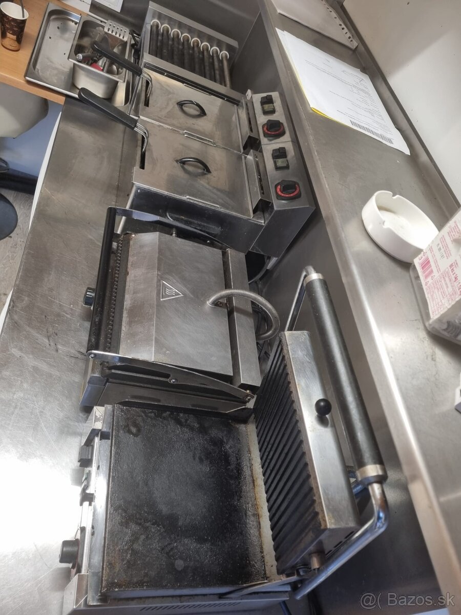 Predajný stánok zo zariadenim - 16