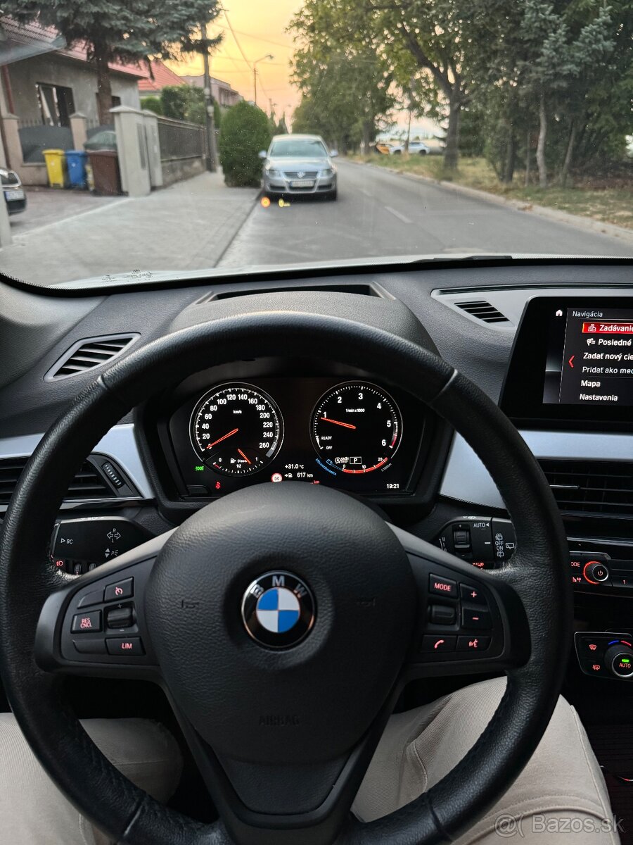 BMW X1 18D Xdrive A/T Slovák 2/2022 - 16
