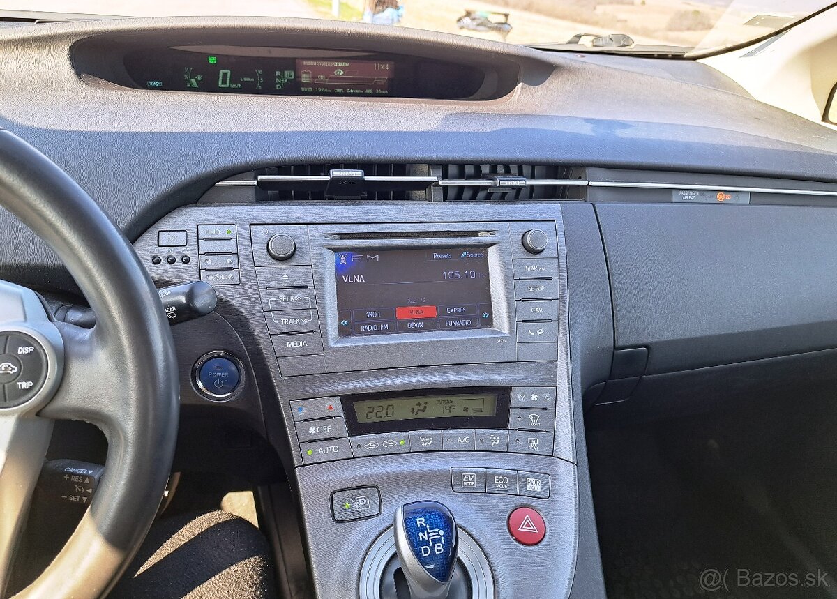 Predám Toyota Prius 1.8 Hybrid 2012 - 16