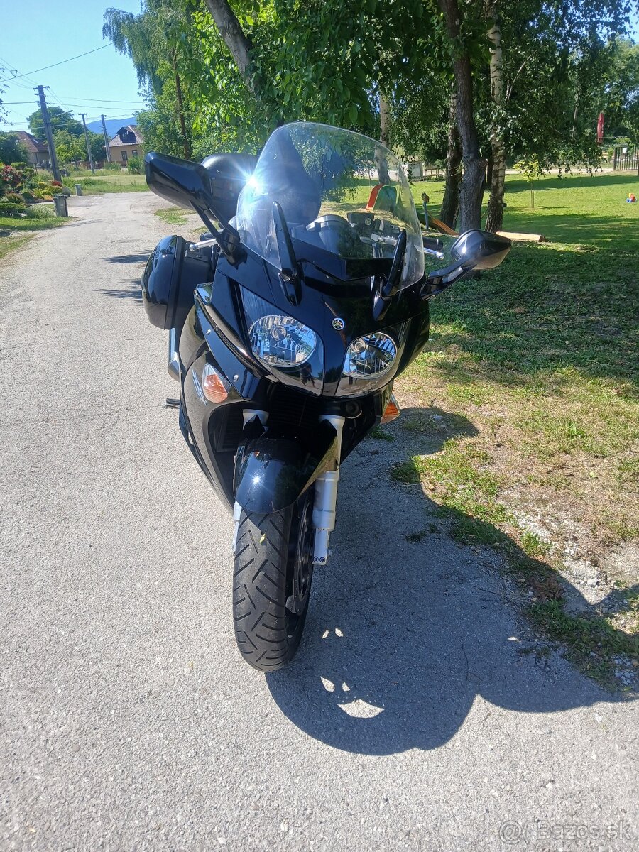 Yamaha FJR 1300 - 16