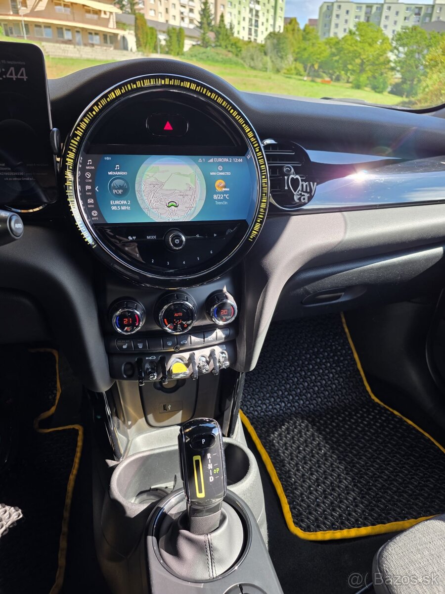 Mini Cooper SE elektromobil - 16