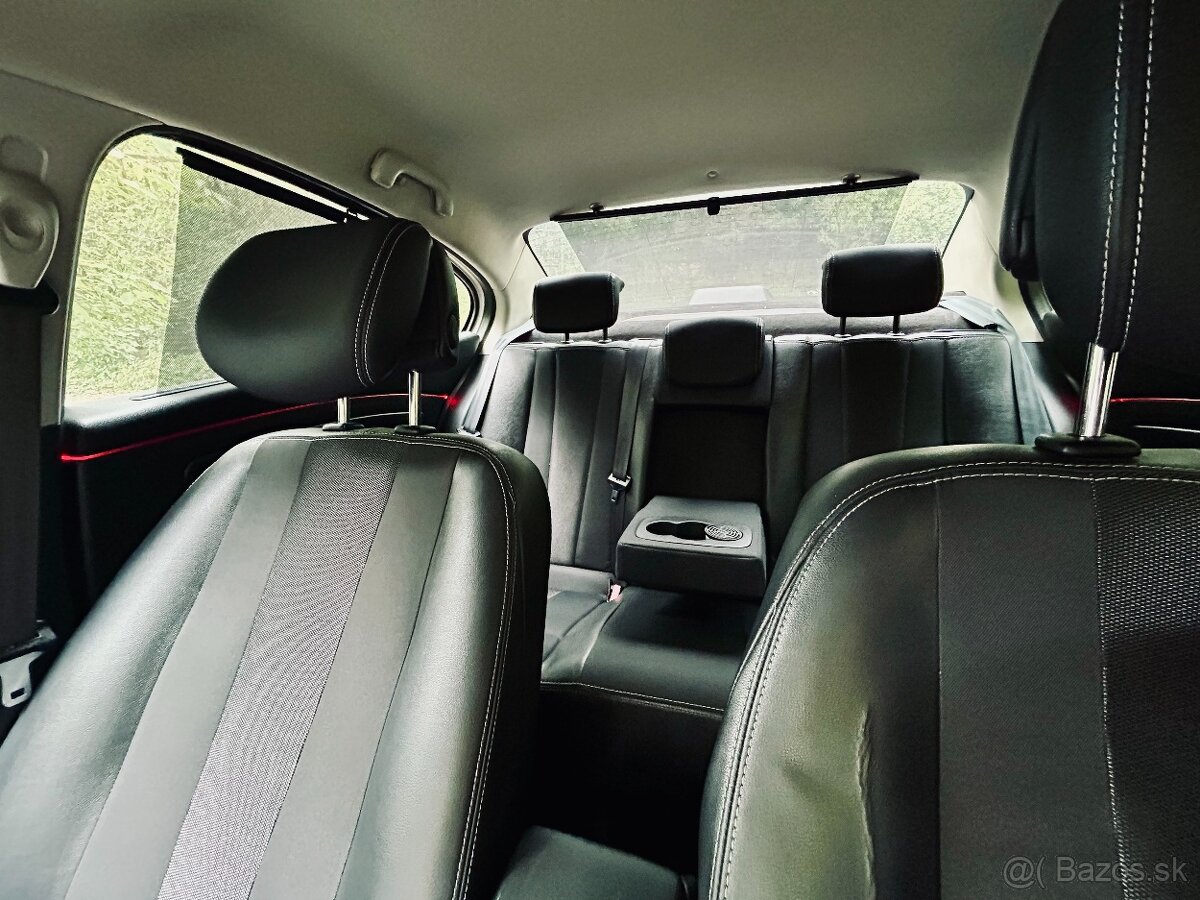 Renault Fluence 1.6 benzín, STK/EK platná 11/2026 - 16