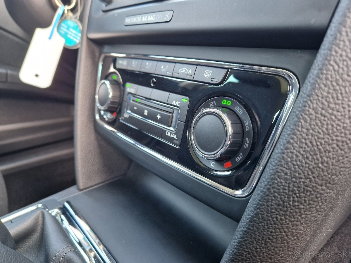 Škoda Superb Combi 2.0 TDI CR Elegance - 16