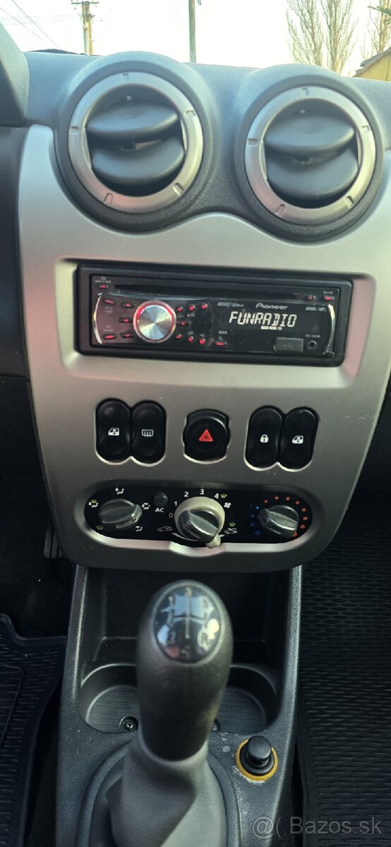 Dacia Sandero Stepway 1,6MPi M2010 - 16