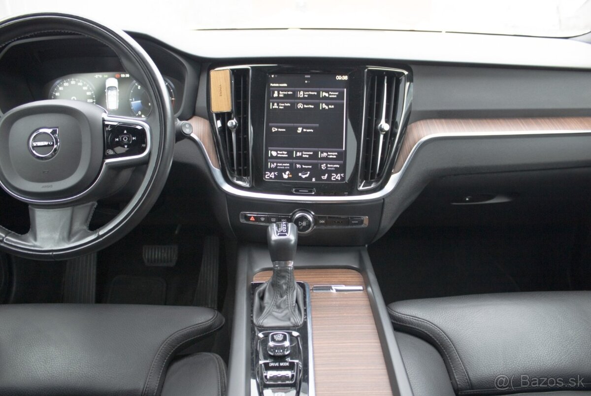 Volvo V60 Cross Country D4 AWD Pro AUTO. - 16