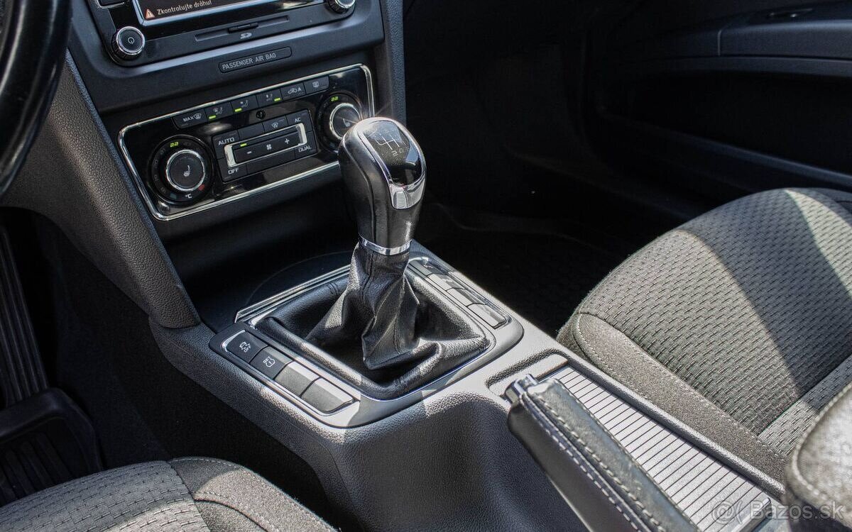 Škoda Superb Combi 2.0 TDI 2011 - 16