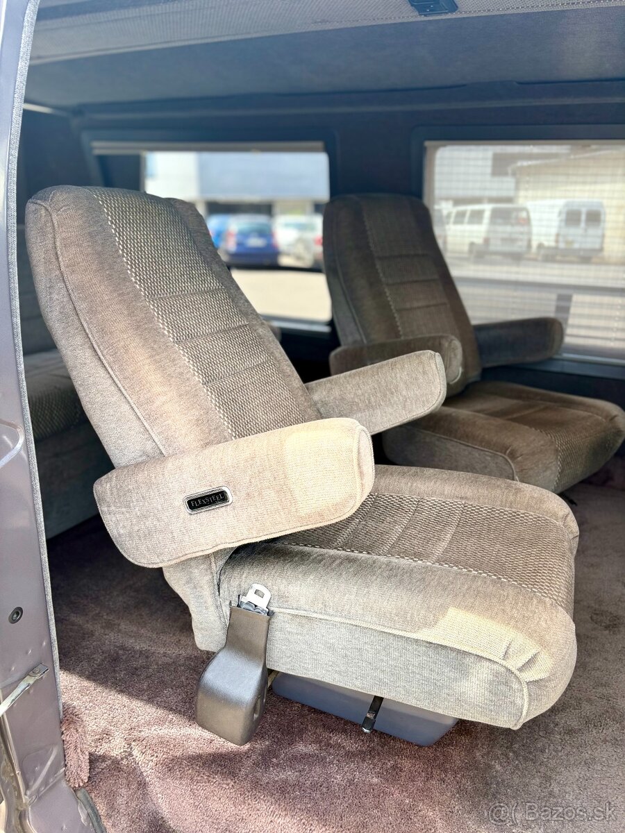 1989 Dodge B-250 RAM VAN Bivouac Conversion | PERFEKTNÍ STAV - 16
