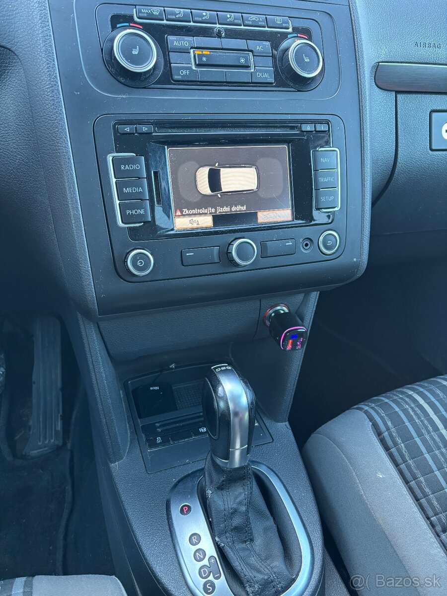 VOLKSWAGEN TOURAN CROSS 2,0 TDI - 16