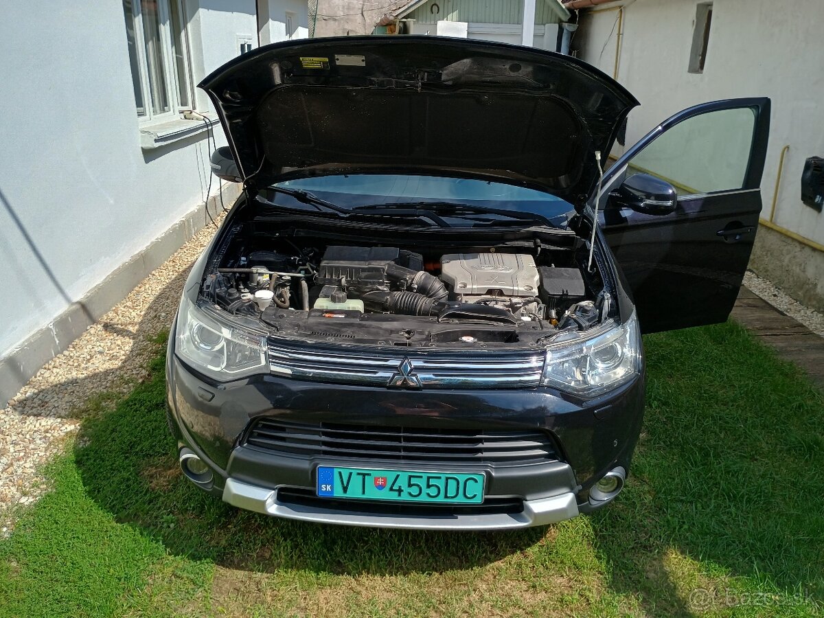 Mitsubishi Outlander PHEV 2.0 Executive Edition–4x4–Automat - 16