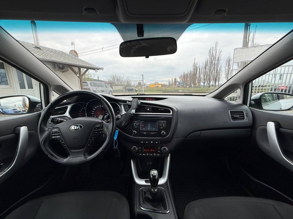 Kia Ceed 1.6 CRDi 100kw M6 GOLD - 16