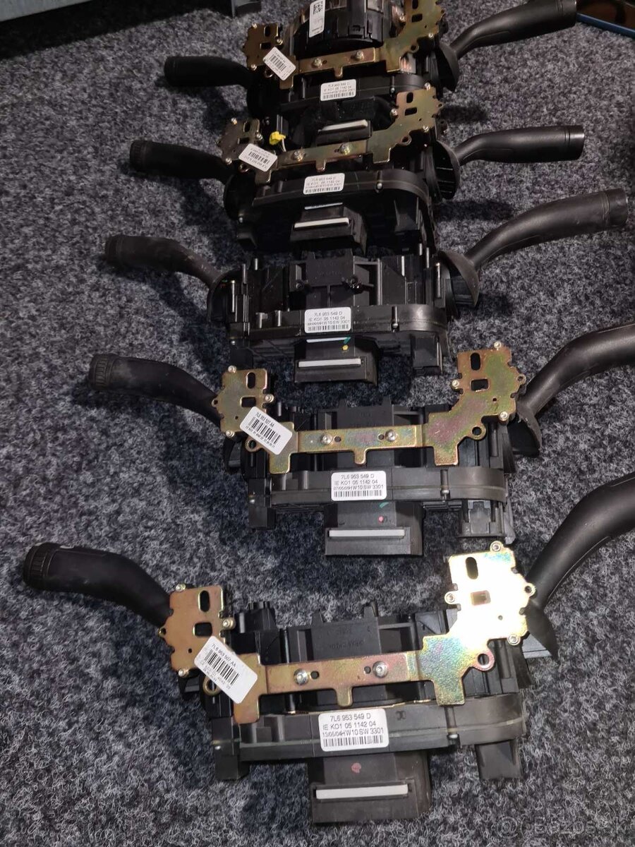 Tlačidlá, kastlík, reproduktory vW Touareg 7l - 16