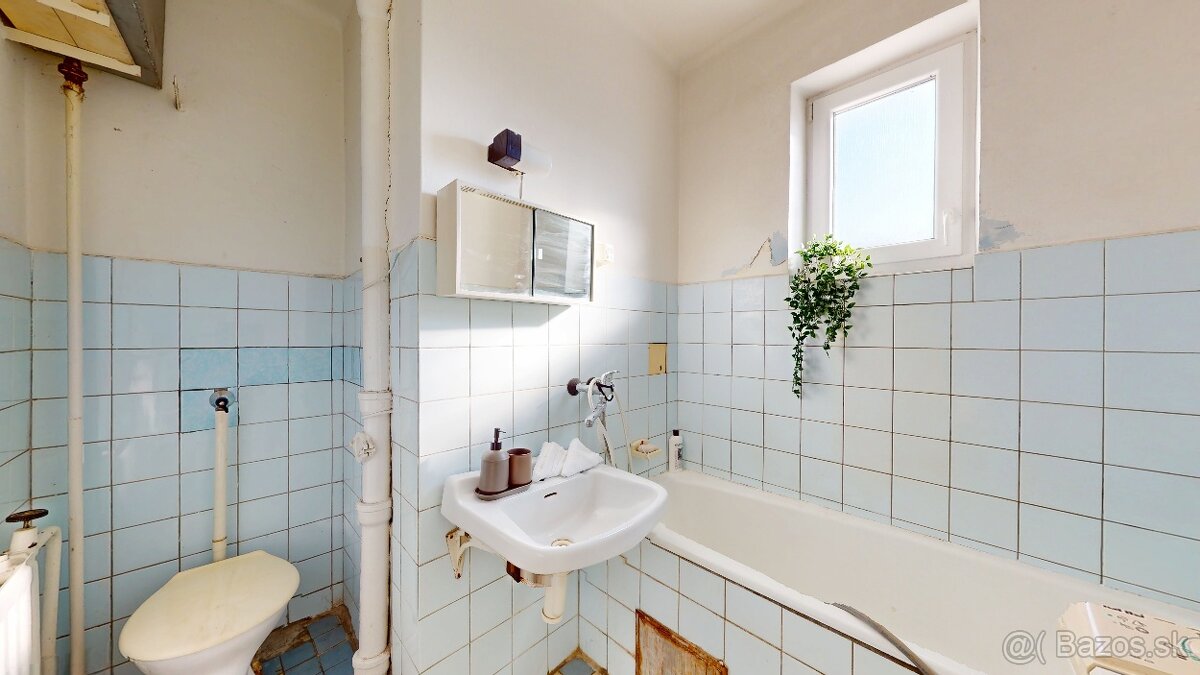Atraktívny 5 izbový rodinný dom s garážou, veľký pozemok - 16