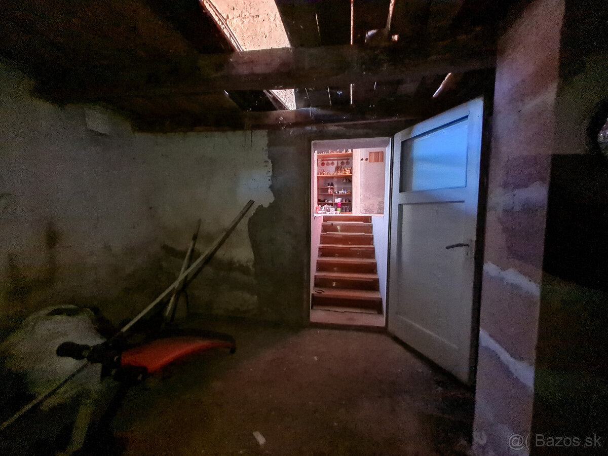 Malé Straciny - rodinný dom - 16