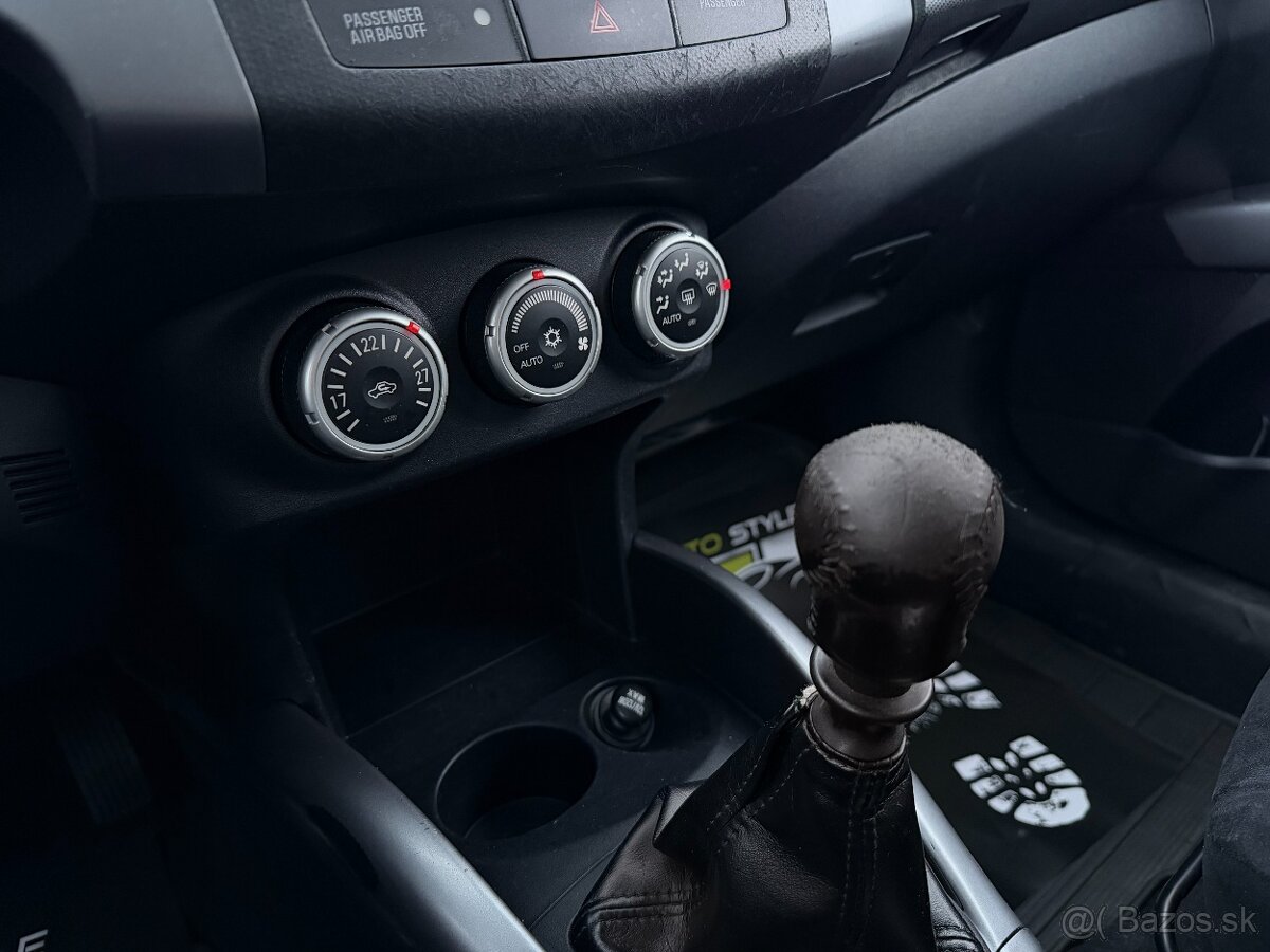 Mitsubishi Outlander 2.2 DI-D Intense - 16