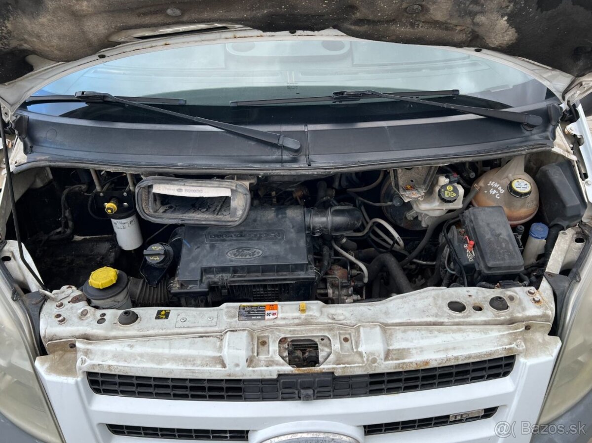 Ford Transit 2.2 TDCi 81kw 9 míst L2H2 - 16