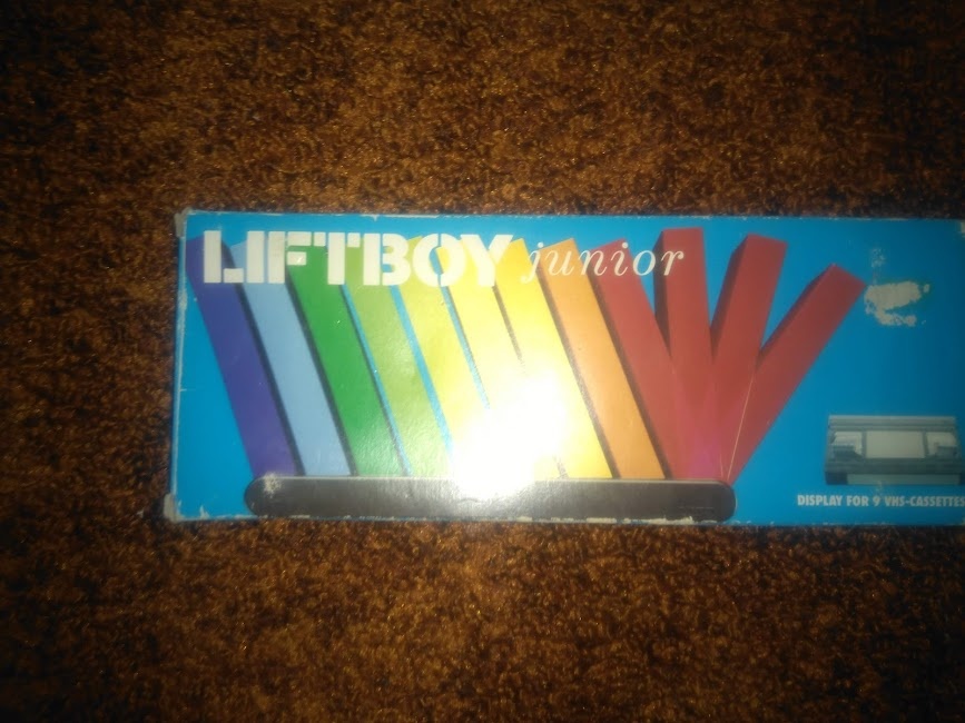 Stojany na CD,MC,VHS,mini CD,etc - 16