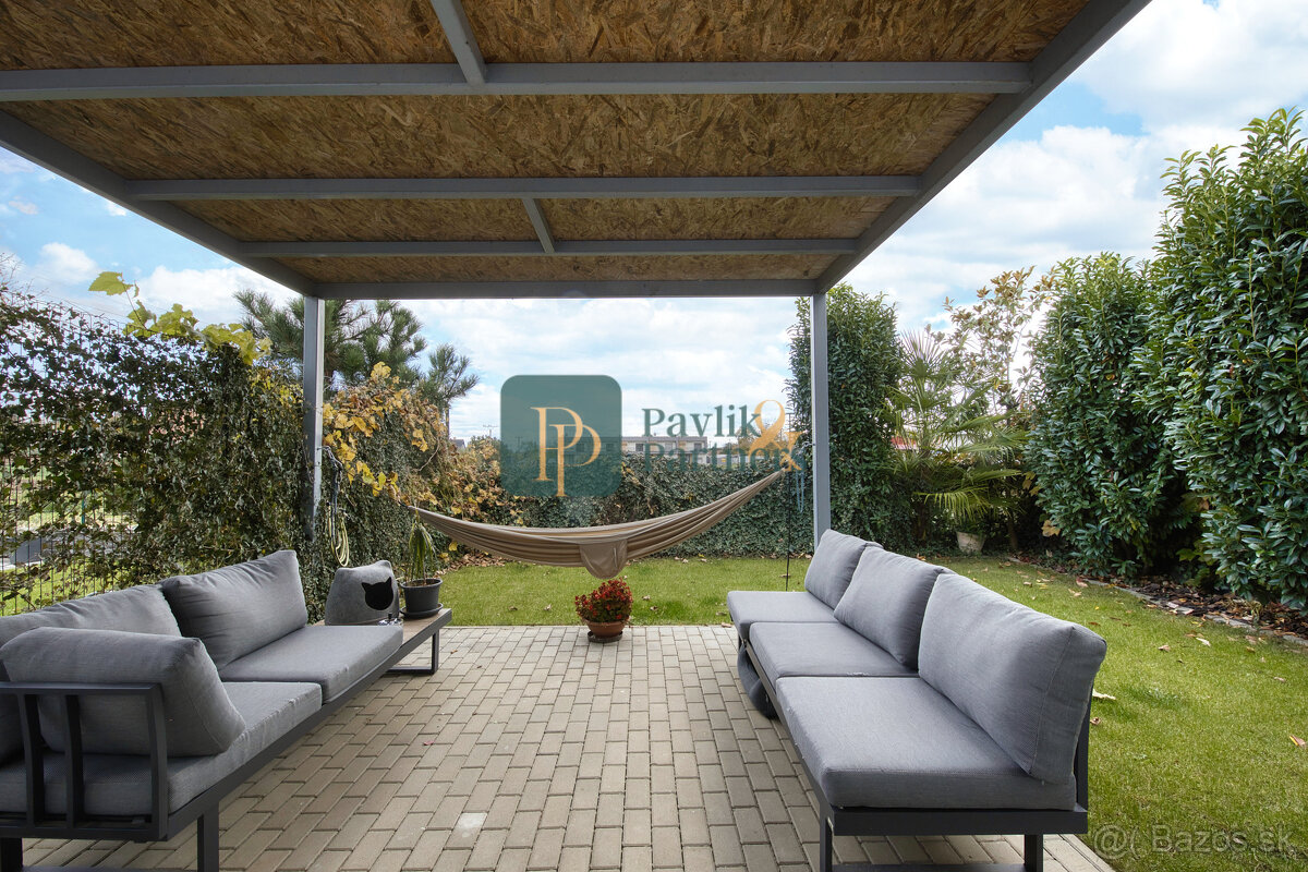 Predaj 4 izbový moderný rodinný dom, garáž, zariadený - 16