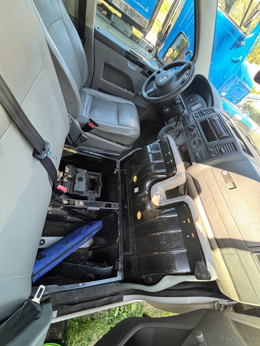 Volkswagen t5 dokka - 16