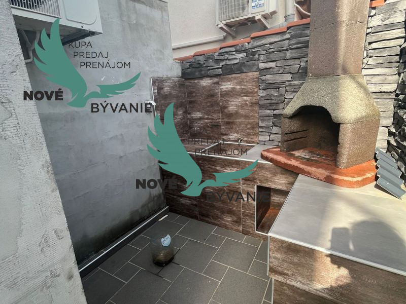 Dom 2x apartmán blízko mora v Chorvátsku na ostrove Vir - 16