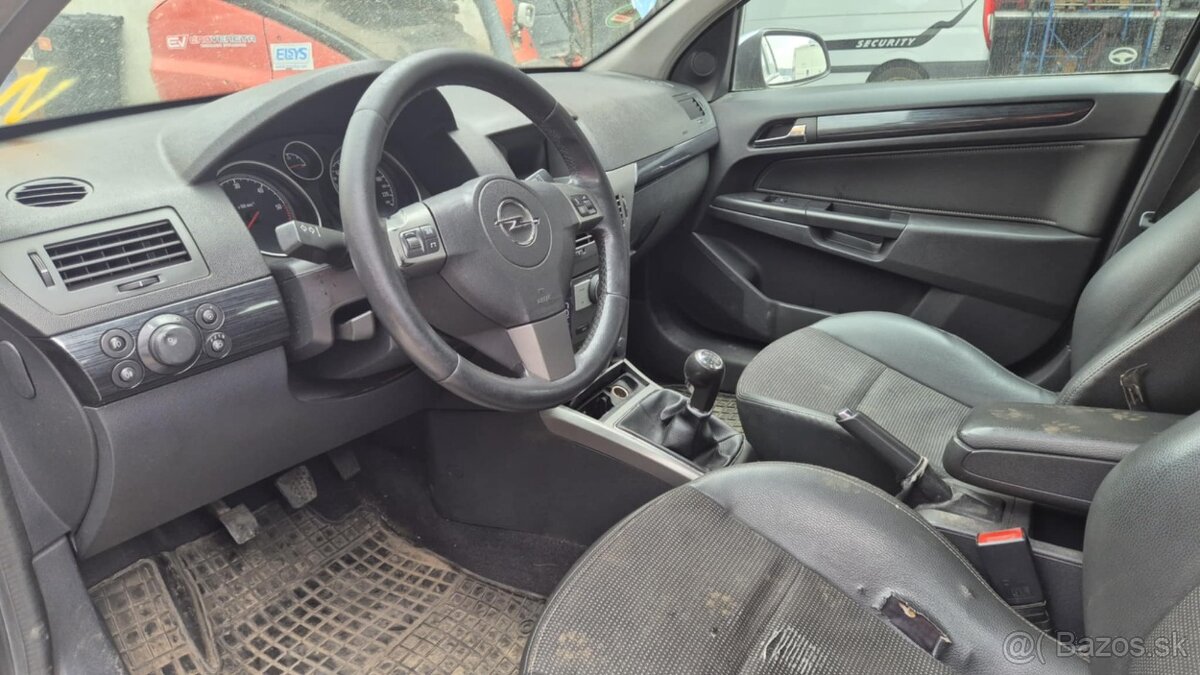 Opel Astra H 1,9CDTi 110kw kód: Z19DTH - 16