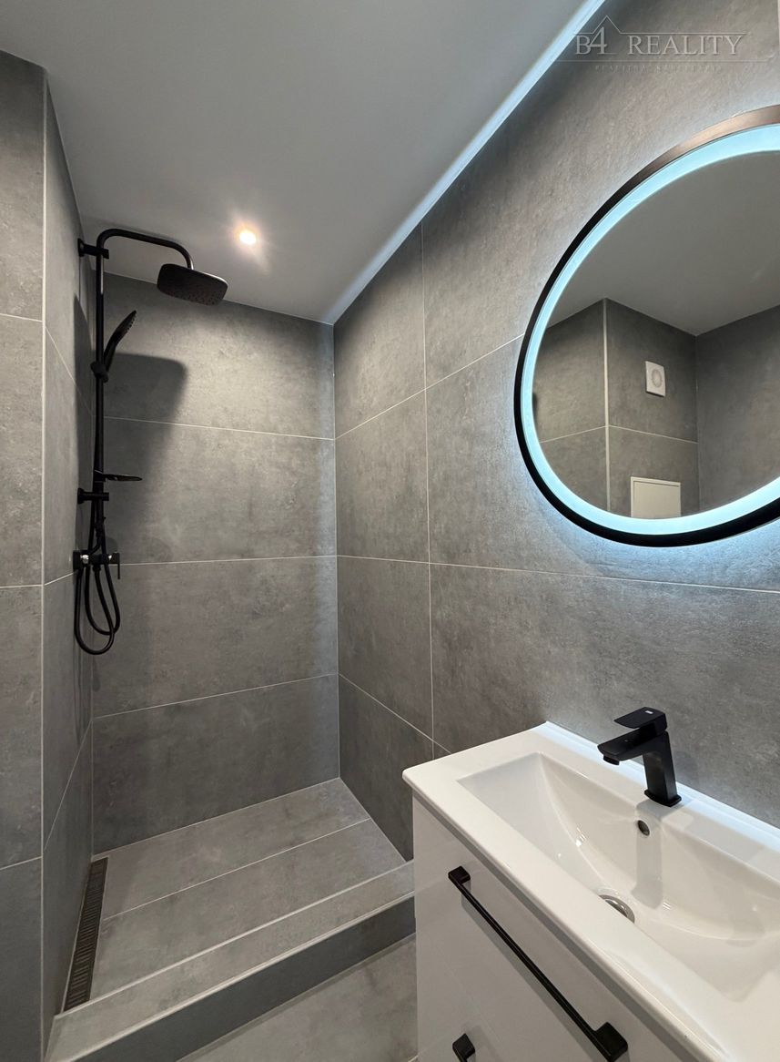 Kompletne zrekonštruovaný 2i byt s KK, 34m2 + balkón, Karpat - 16