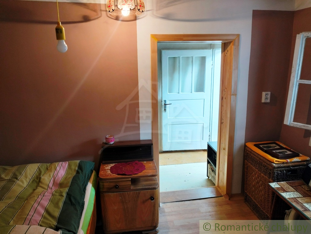 Drevenička v centre krásnej obce Papradno na predaj - 16