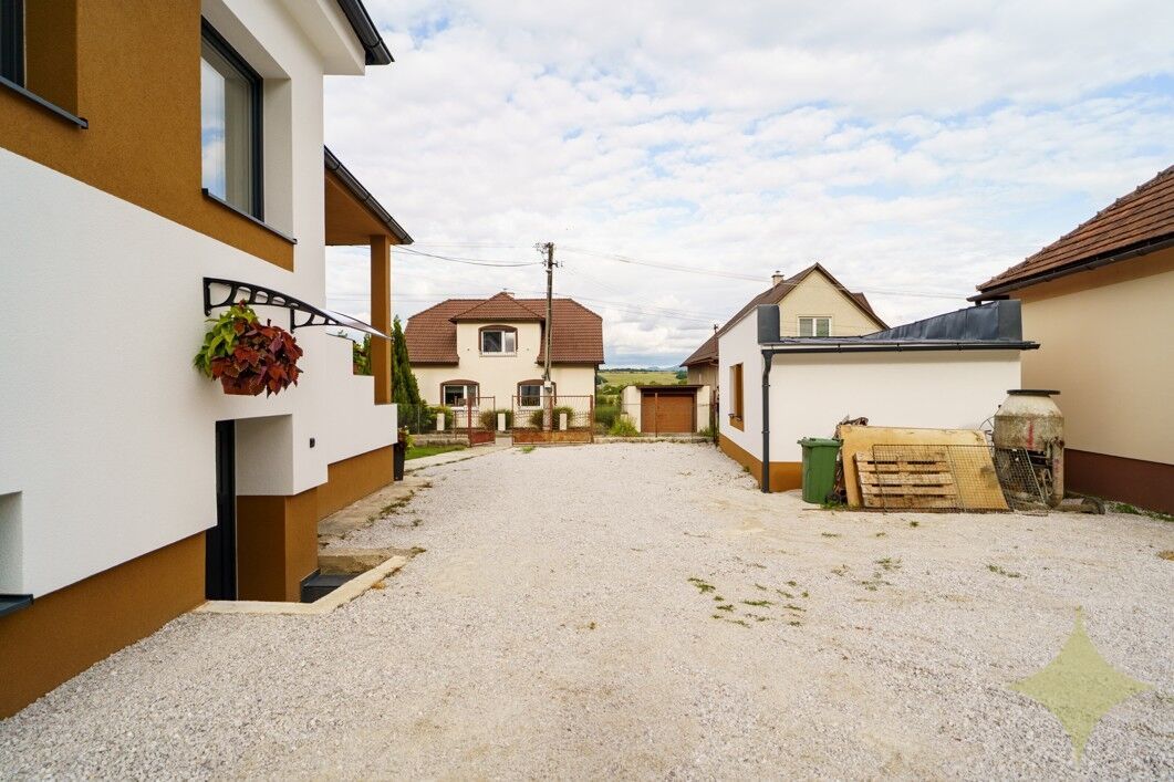 Predaj: Zrekonštruovaný Rodinný Dom 4+1 v Malebnej Obci Divi - 16