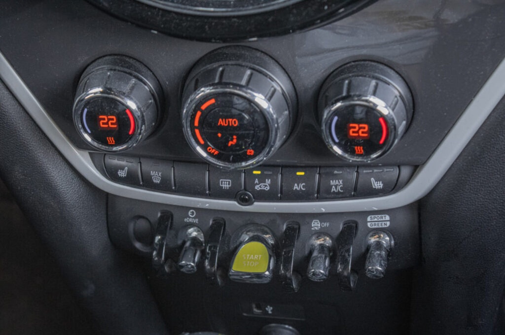 MINI Countryman SE ALL4 Plug-In Hybrid - 16